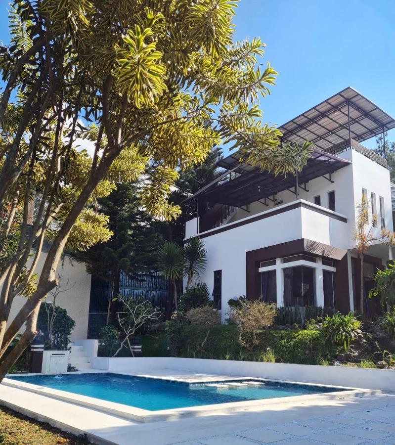 Villa Alessa Puncak Kültér fotó