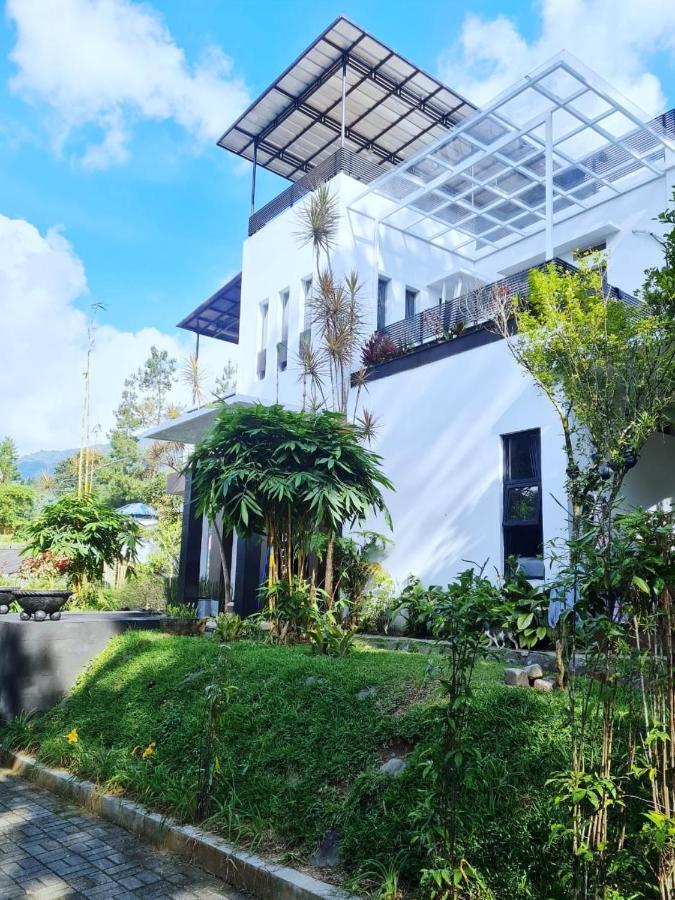 Villa Alessa Puncak Kültér fotó