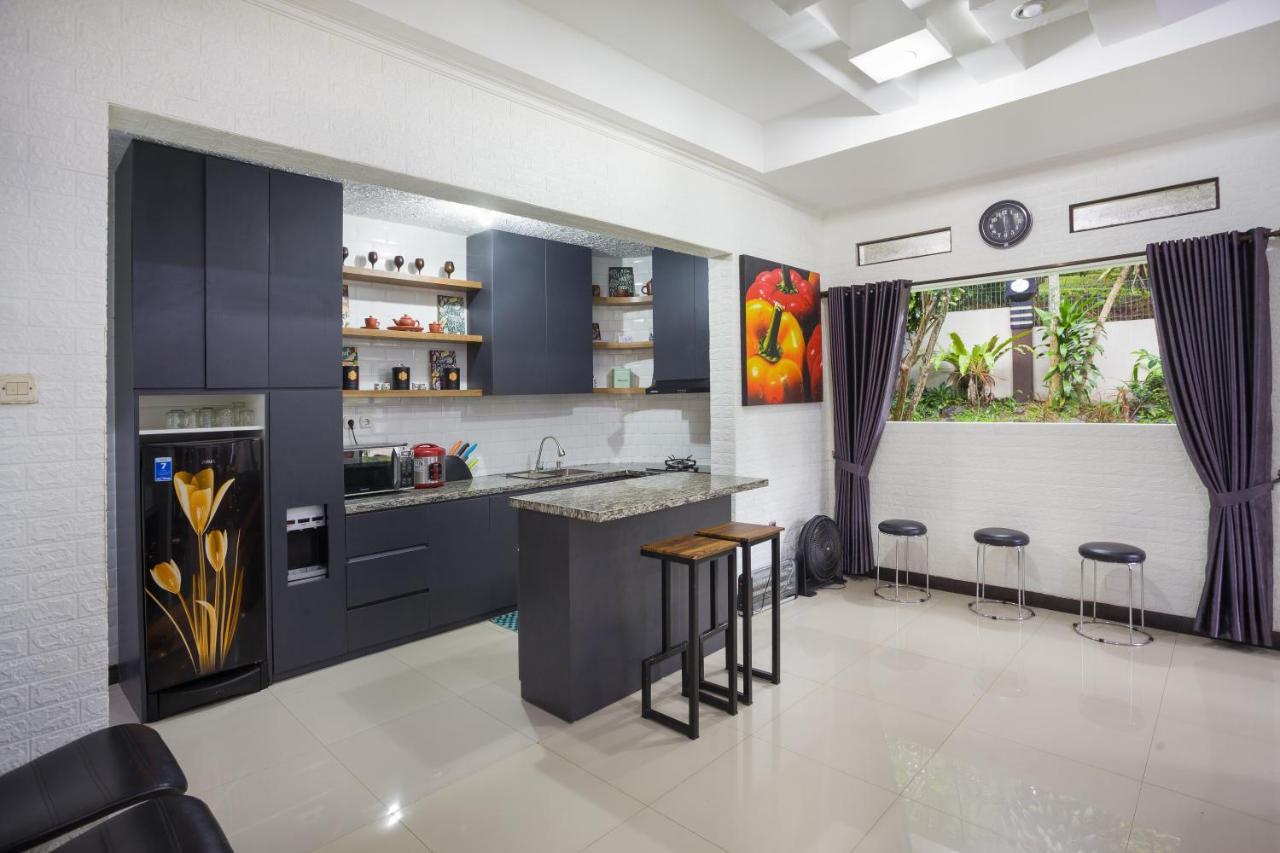 Villa Alessa Puncak Kültér fotó